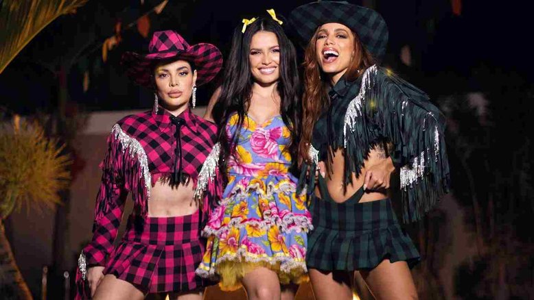 Anitta faz tradicional festa junina e recebe Gkay e Juliette e outros famosos