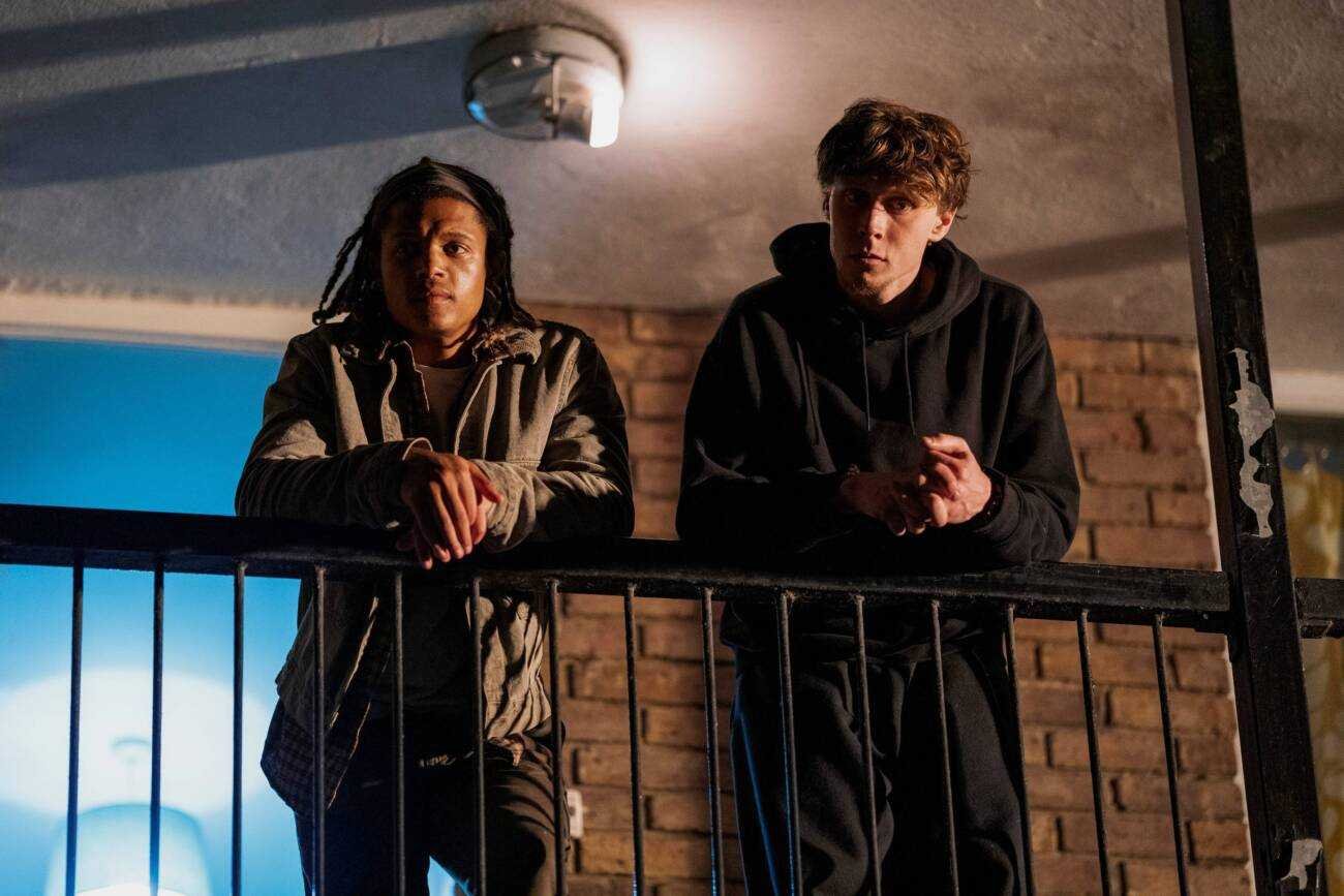 ‘I Came By’: Novo suspense da Netflix ganha data de estreia e imagens oficiais 15 ‘I Came By’: Novo suspense da Netflix ganha data de estreia e imagens oficiais