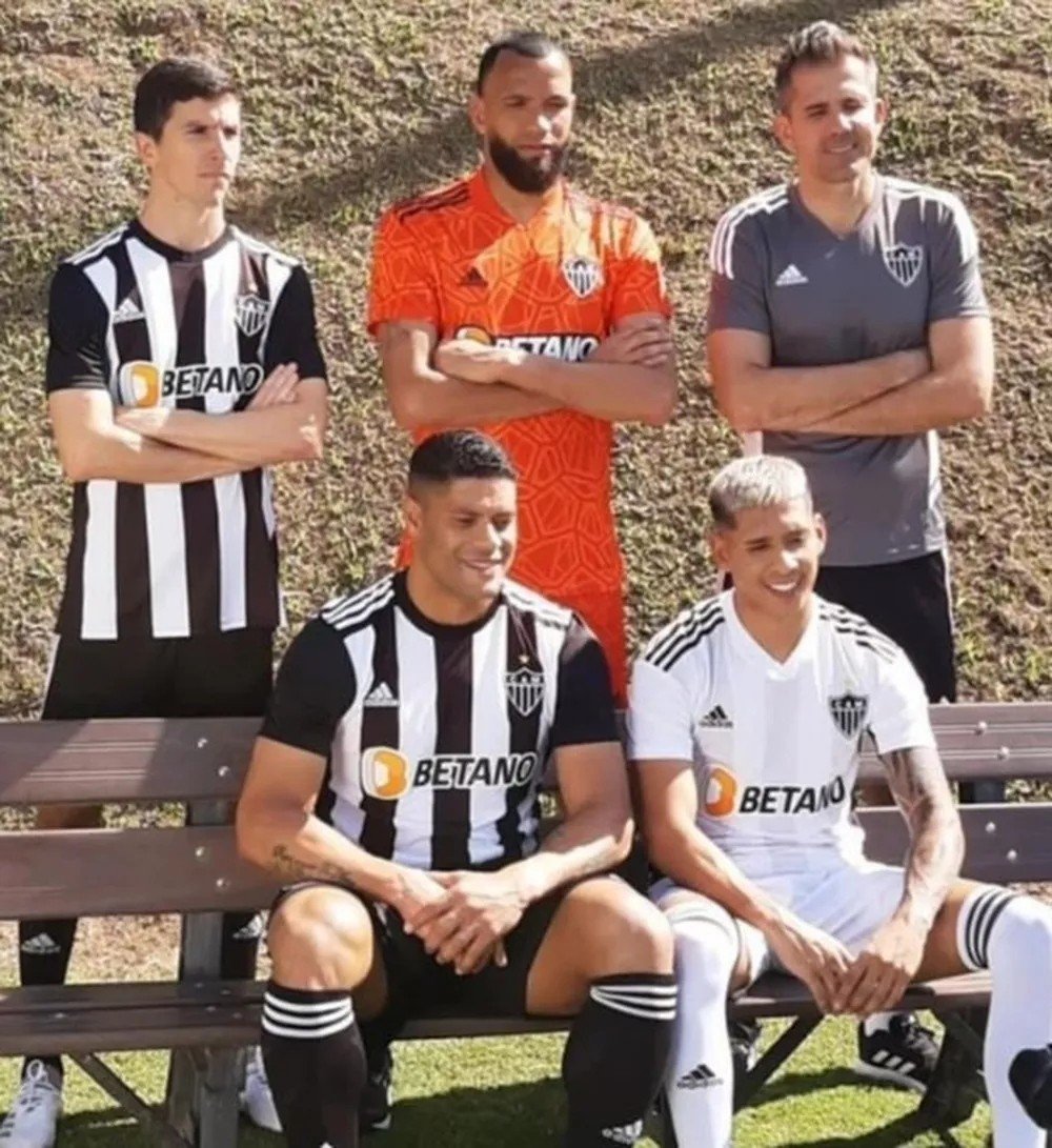 Possível uniforme do Atlético-MG com nova fornecedora vaza; veja as imagens