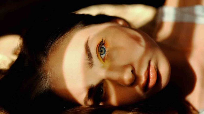 Saiba se ele está apaixonado por você pelos sinais que o signo dele dá. Foto: pexels