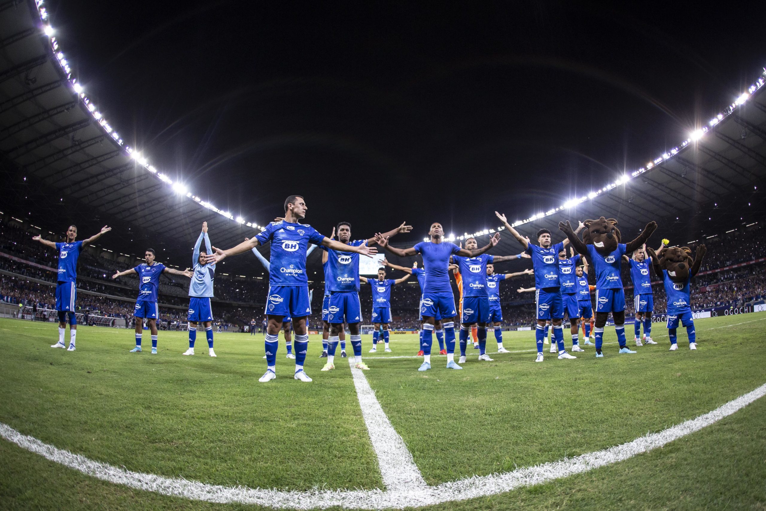 Elogiado por Ronaldo, Romulo alia experiência e liderança para ajudar o Cruzeiro na luta pelo acesso à Série A 10 Elogiado por Ronaldo, Romulo alia experiência e liderança para ajudar o Cruzeiro na luta pelo acesso à Série A