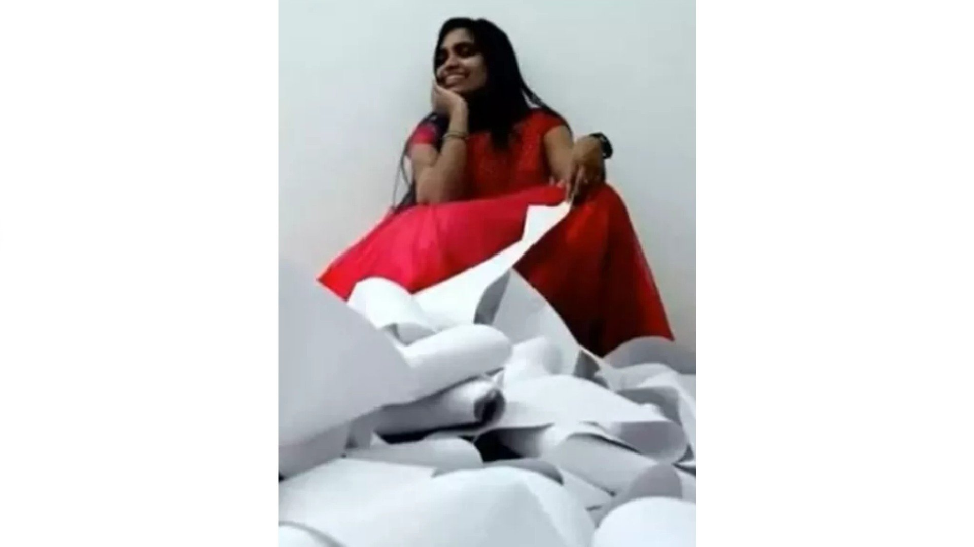 Índia: Para pedir desculpa ao irmão, mulher escreve carta de 434 metros e 5 kg 4 Índia: Para pedir desculpa ao irmão, mulher escreve carta de 434 metros e 5 kg