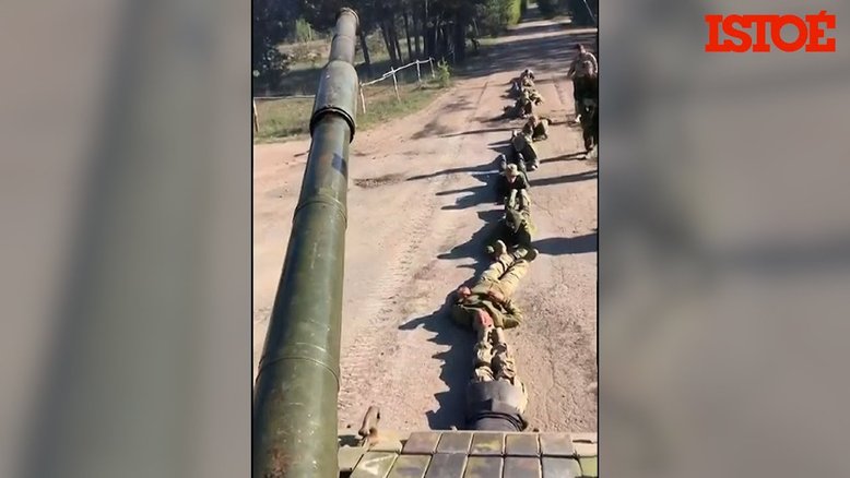Vídeo: em treinamento bizarro tanque passa sobre soldados ucranianos