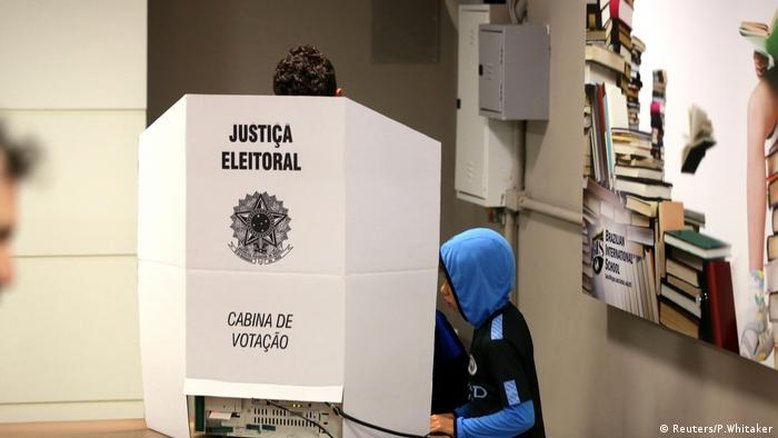 Adesões a manifesto pró-democracia passam de 165 mil