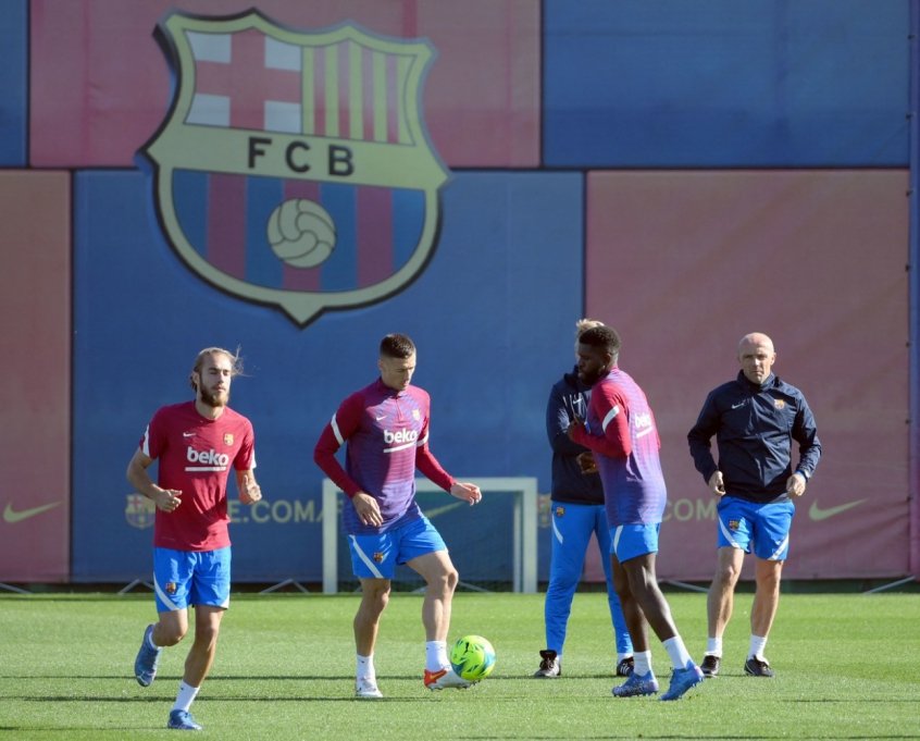 Veja os jogadores que deixaram o Barcelona na janela de transferências –  LANCE!
