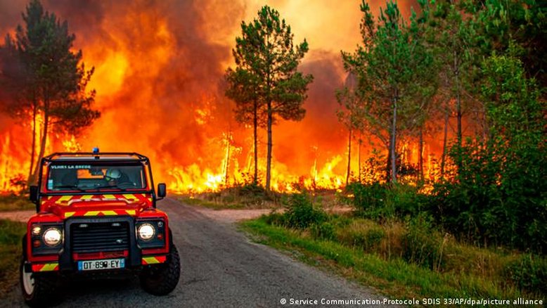 Incêndios florestais castigam sul da Europa em meio à onda de calor