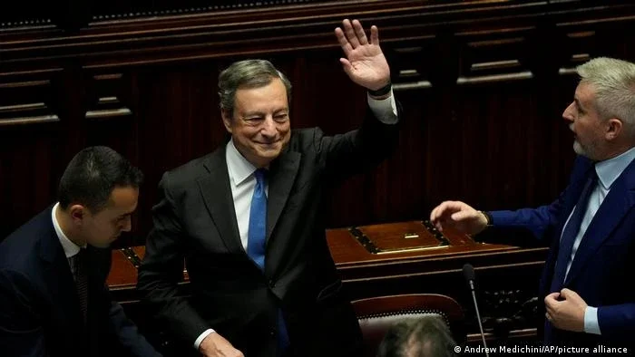 Draghi renuncia como premiê da Itália após coalizão se esfacelar