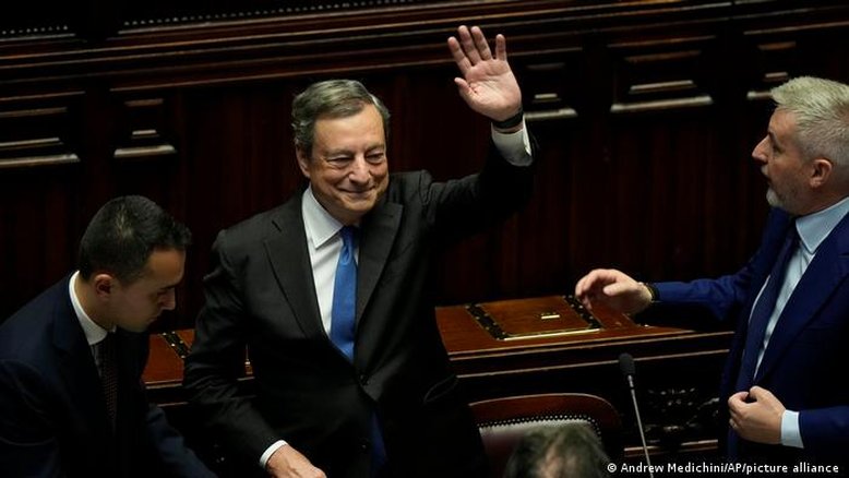 Draghi renuncia como premiê da Itália após coalizão se esfacelar