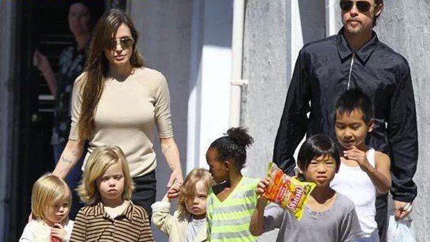 Quanto mais melhor: Veja celebridades que têm um grande número de filhos 25 Quanto mais melhor: Veja celebridades que têm um grande número de filhos
