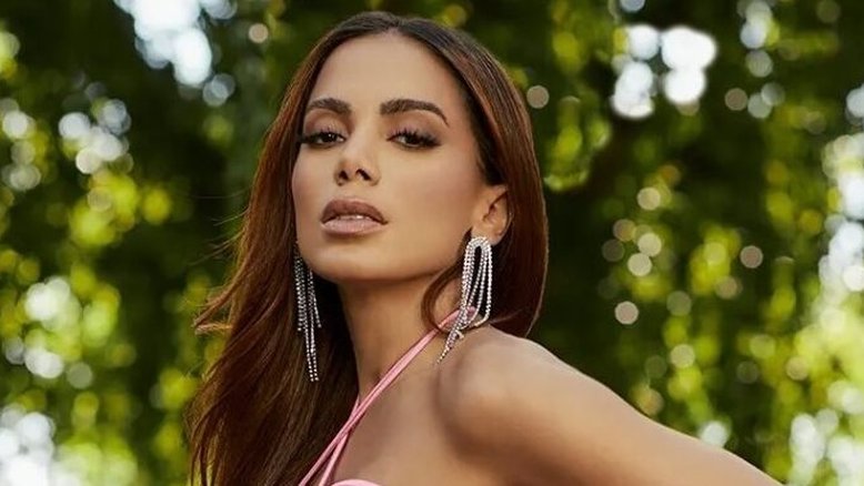 Anitta é detonada por bolsonaristas após anunciar pausa na carreira: 'Deus ouviu nossas preces'