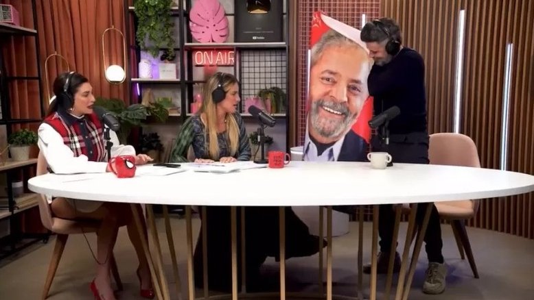 Bruno Gagliasso revela que presenteou amigos com toalhas com o rosto de Lula