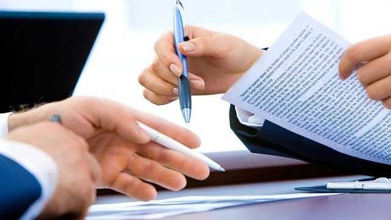 Contrato documento assinatura caneta