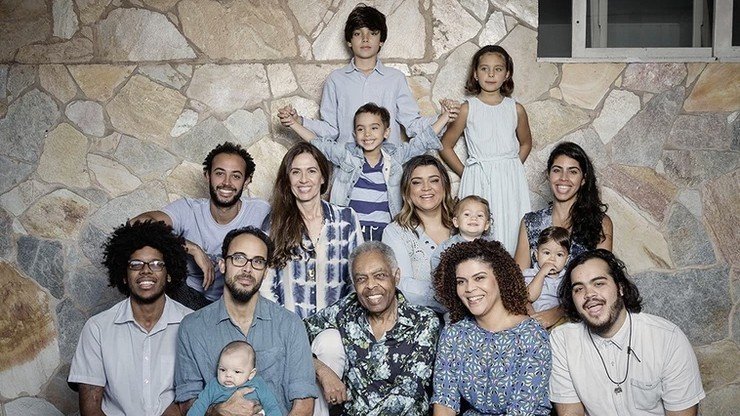 Quanto mais melhor: Veja celebridades que têm um grande número de filhos 27 Quanto mais melhor: Veja celebridades que têm um grande número de filhos