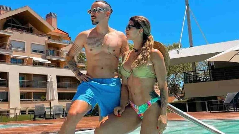 Kelly Key e marido exibem corpos sarados em dia de piscina