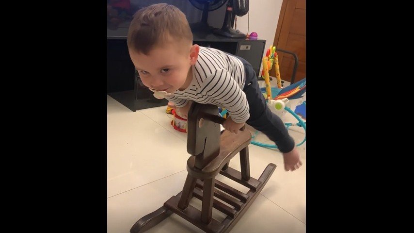 Filho de Arthur Zanetti impressiona com habilidade em aparelhos da ginástica 4 Filho de Arthur Zanetti impressiona com habilidade em aparelhos da ginástica