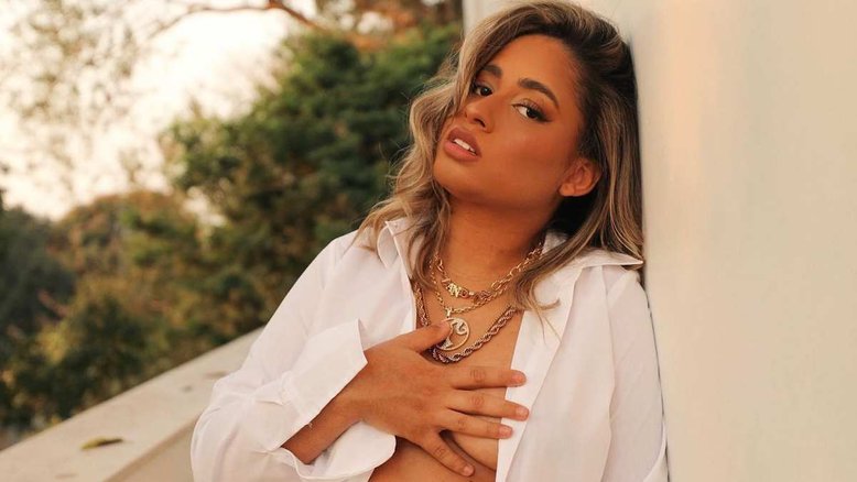 MC Loma exibe barrigão em ensaio: 'Amando gerar minha princesa'