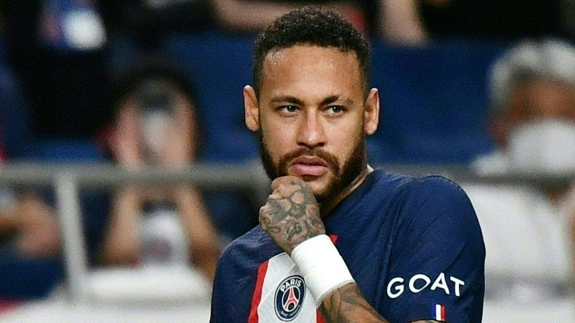 Além de Neymar, veja jogadores de futebol que já foram envolvidos com travestis e transexuais