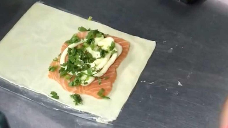 Receita de pastel de sashimi viraliza no TikTok; assista (Foto: Reprodução)