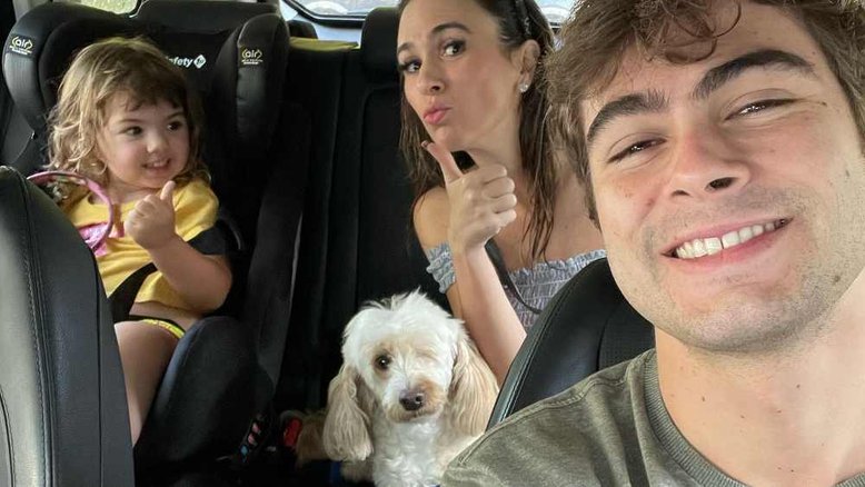 Tatá Werneck e Rafa Vitti registram momento fofo em família no carro