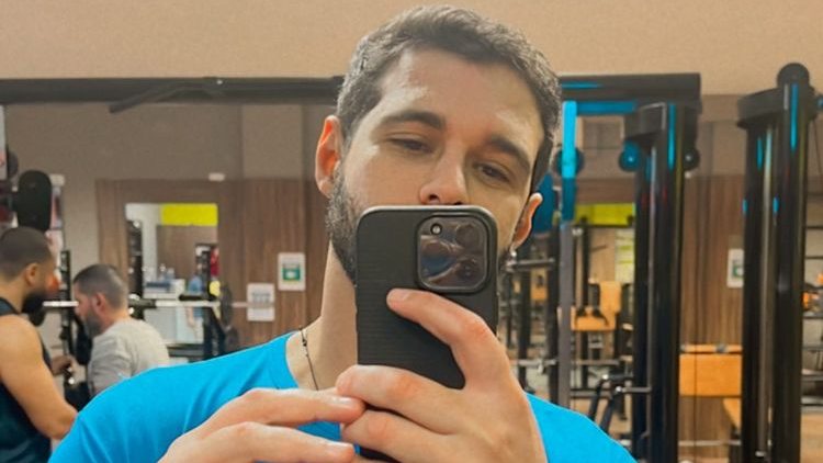 Rodrigo Mussi comemora volta à academia após grave acidente: 'Nem acredito'