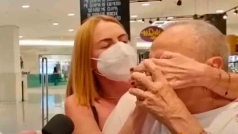 Stênio Garcia é tirado a força de entrevista por esposa em momento constrangedor