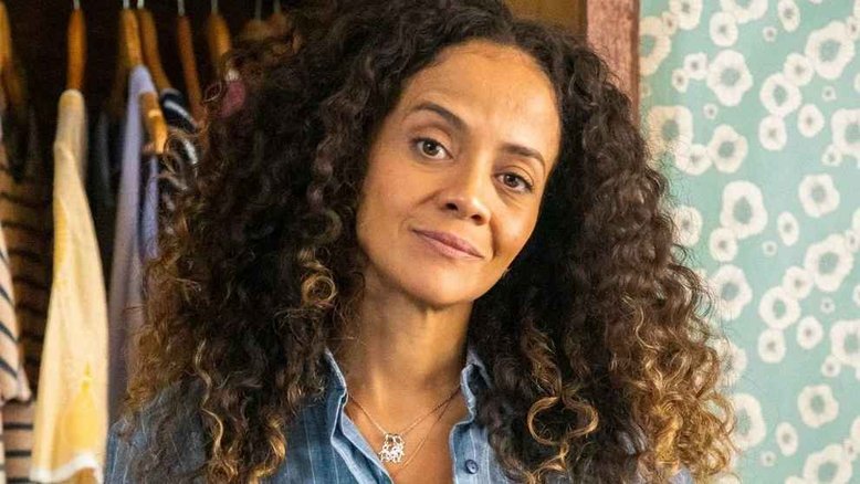 ‘Minha mãe botava pregador no meu nariz para ficar fino’, diz atriz de ‘Pantanal’