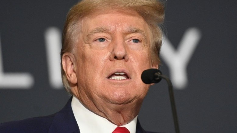 Trump sugere que FBI pode ter 'plantado' evidências durante busca à sua casa