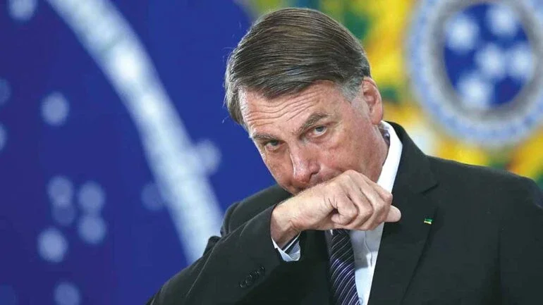 Ao injetar mais R$ 41 bilhões em gastos eleitoreiros, Bolsonaro perde o controle fiscal e pode levar ao baixo crescimento”
