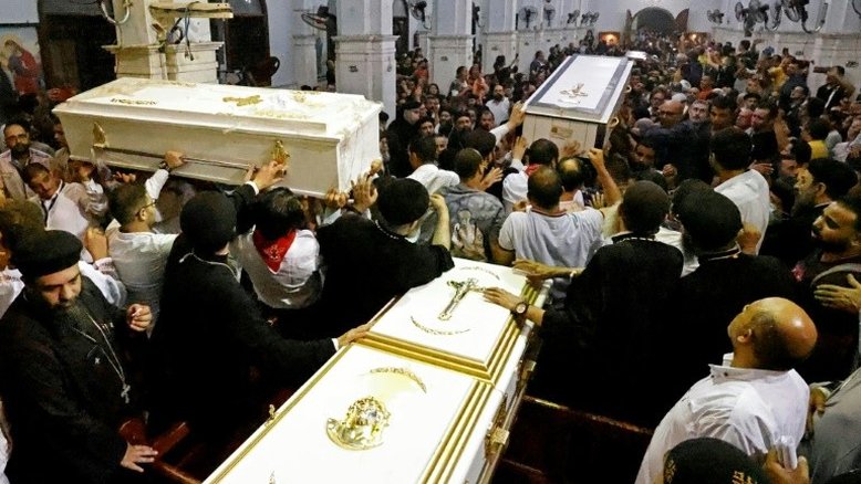 Revolta no Egito após incêndio que matou 41 pessoas em igreja