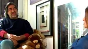Zeca Camargo é entrevistado por Cátia Fonseca e mostra detalhes da sua casa