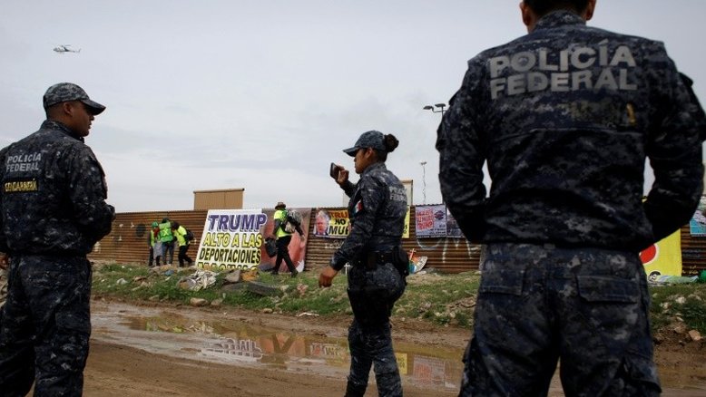 EUA elimina política que obriga demandantes de asilo a esperar no México