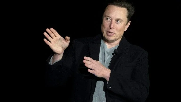 Musk acusa Twitter de 