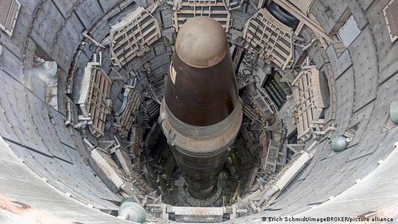 O cabo-de-guerra do desarmamento nuclear entre EUA e Rússia