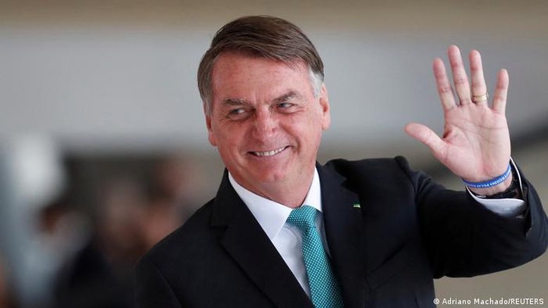 Clã Bolsonaro adquiriu quase metade do patrimônio em dinheiro vivo