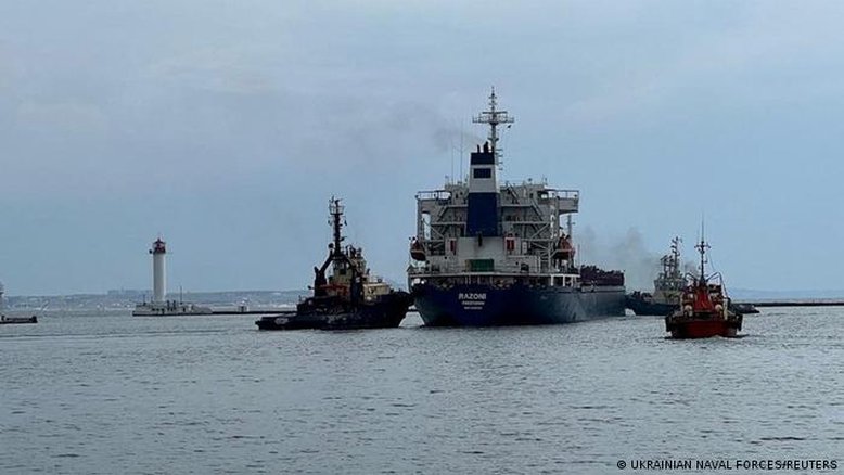 Após acordo com a Rússia, primeiro navio com grãos deixa a Ucrânia