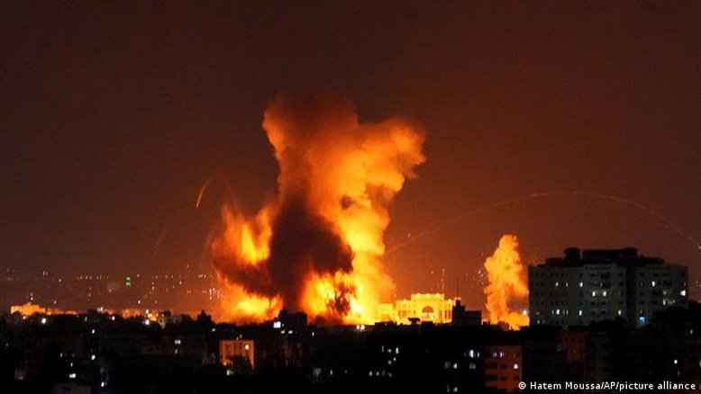 Israel intensifica bombardeios em Gaza
