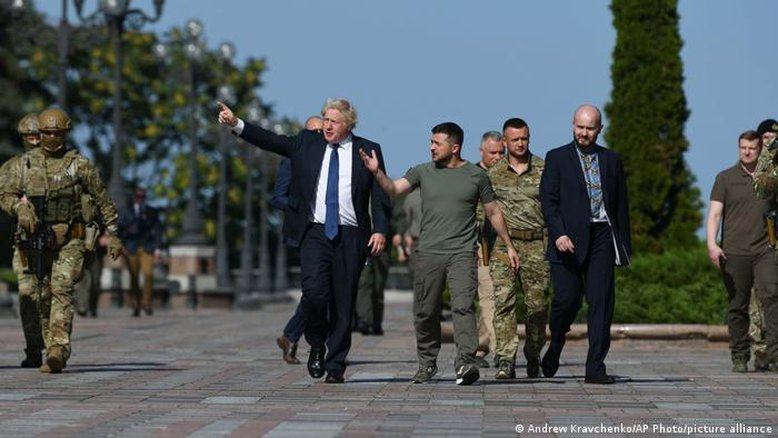 Boris Johnson visita Kiev no Dia da Independência