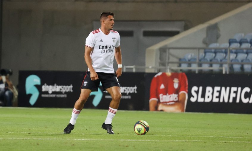 Botafogo encaminha a contratação de Gabriel Pires, do Benfica