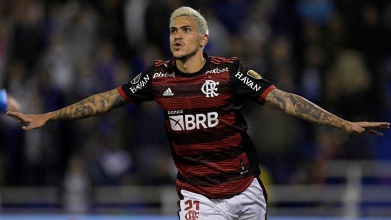 Tite convoca Pedro, dá chance a Éverton Ribeiro e testa zagueiros estreantes