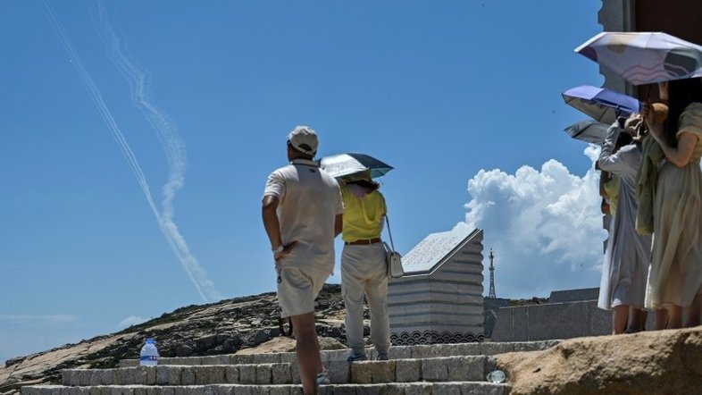 China dispara 'múltiplos' mísseis balísticos durante exercícios, afirma Taiwan