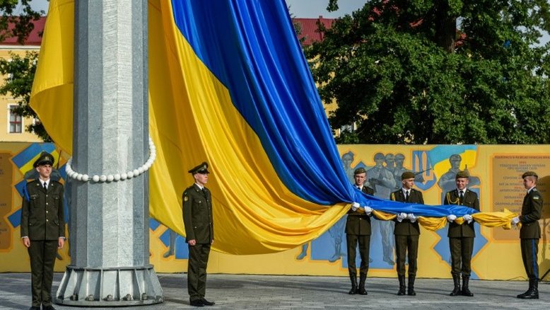 Ocidente e Rússia endurecem tom após seis meses de guerra na Ucrânia