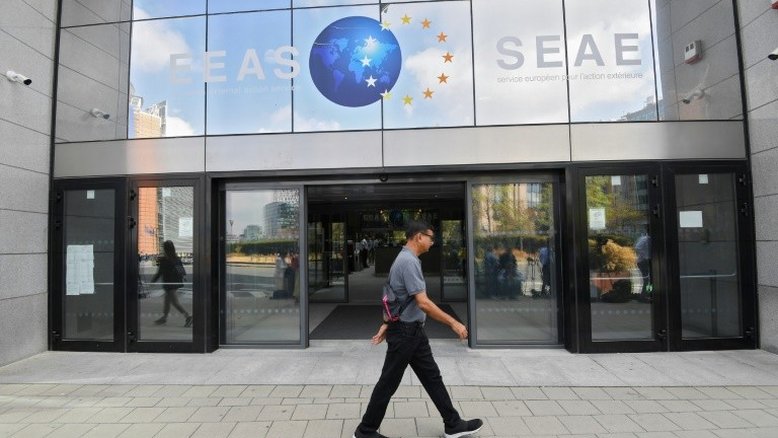 Sérvia e Kosovo mantêm diálogo sob a égide da UE