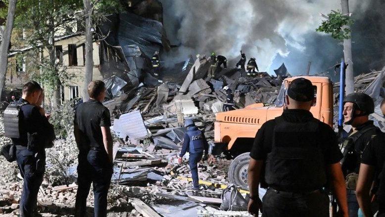 Bombardeios russos deixam 4 mortos na cidade ucraniana de Kharkiv