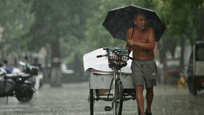 Estudo aponta que água da chuva não é potável devido a substâncias químicas