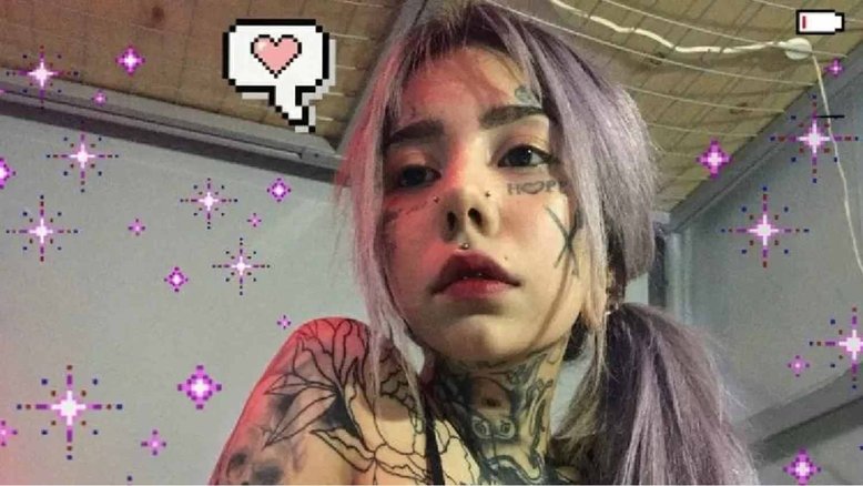 Musa do OnlyFans é encontrada morta a facadas em apartamento na Rússia