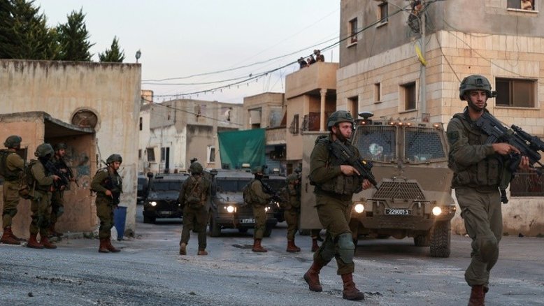 Israel derruba casas de palestinos suspeitos de ataque mortal com machado