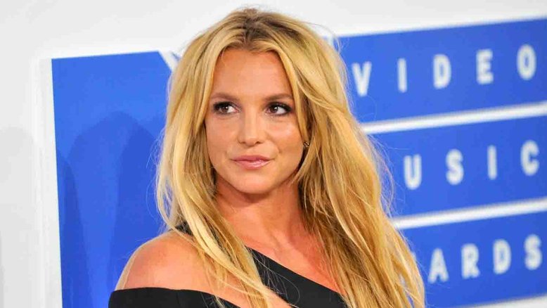 Britney Spears se revolta com fãs que chamaram a polícia após deletar rede social