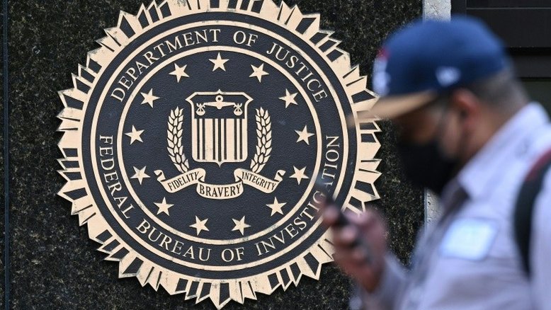 Antes odiado pela esquerda, FBI agora é atacado pelos conservadores dos EUA