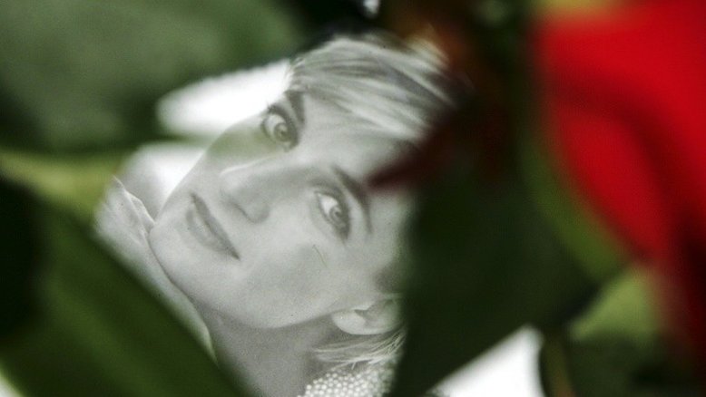 Diana, de rebelde da monarquia à figura adorada
