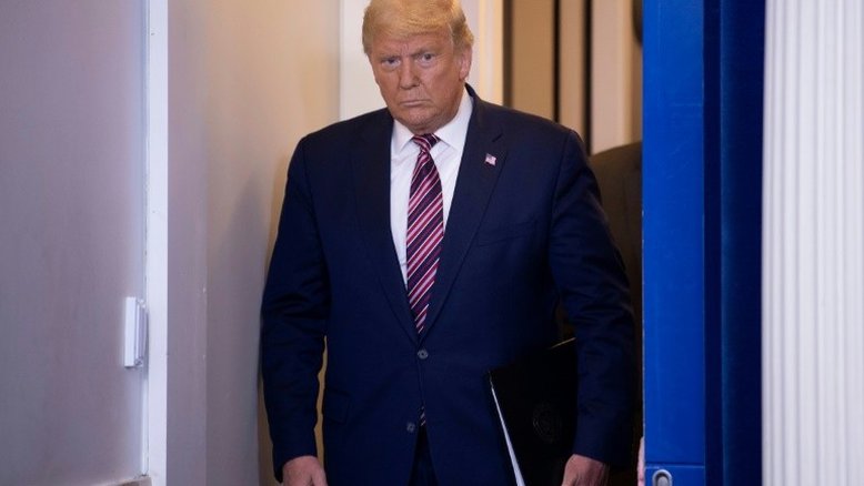EUA divulga versão editada do mandado de busca à residência de Trump